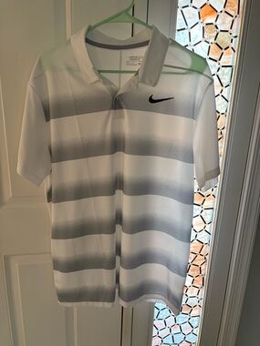Nike Men’s White & Gray Striped Dri-FIT Golf Polo, size large